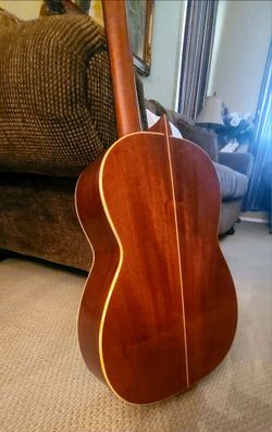 Guitarra Candelas muy fina.