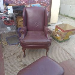 Chair With Ottoman 
