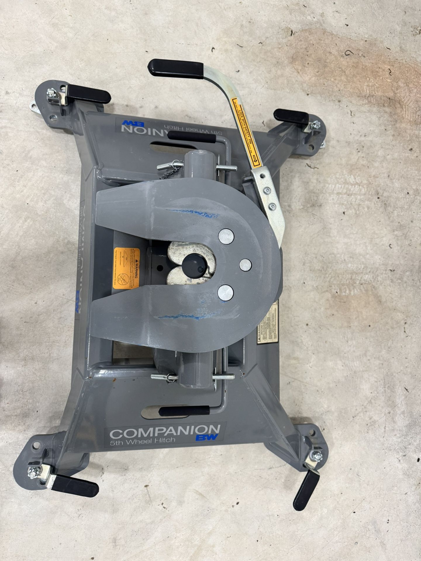 5th Wheel Hitch - Champion - Only Used 4 Times