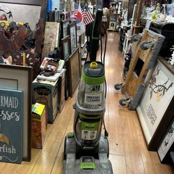 Bissell ProHeat 2X Revolution Pet Deluxe upright carpet cleaner