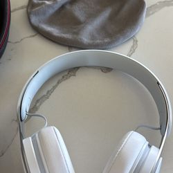 Beats EP Headphones Hardwired With Bag