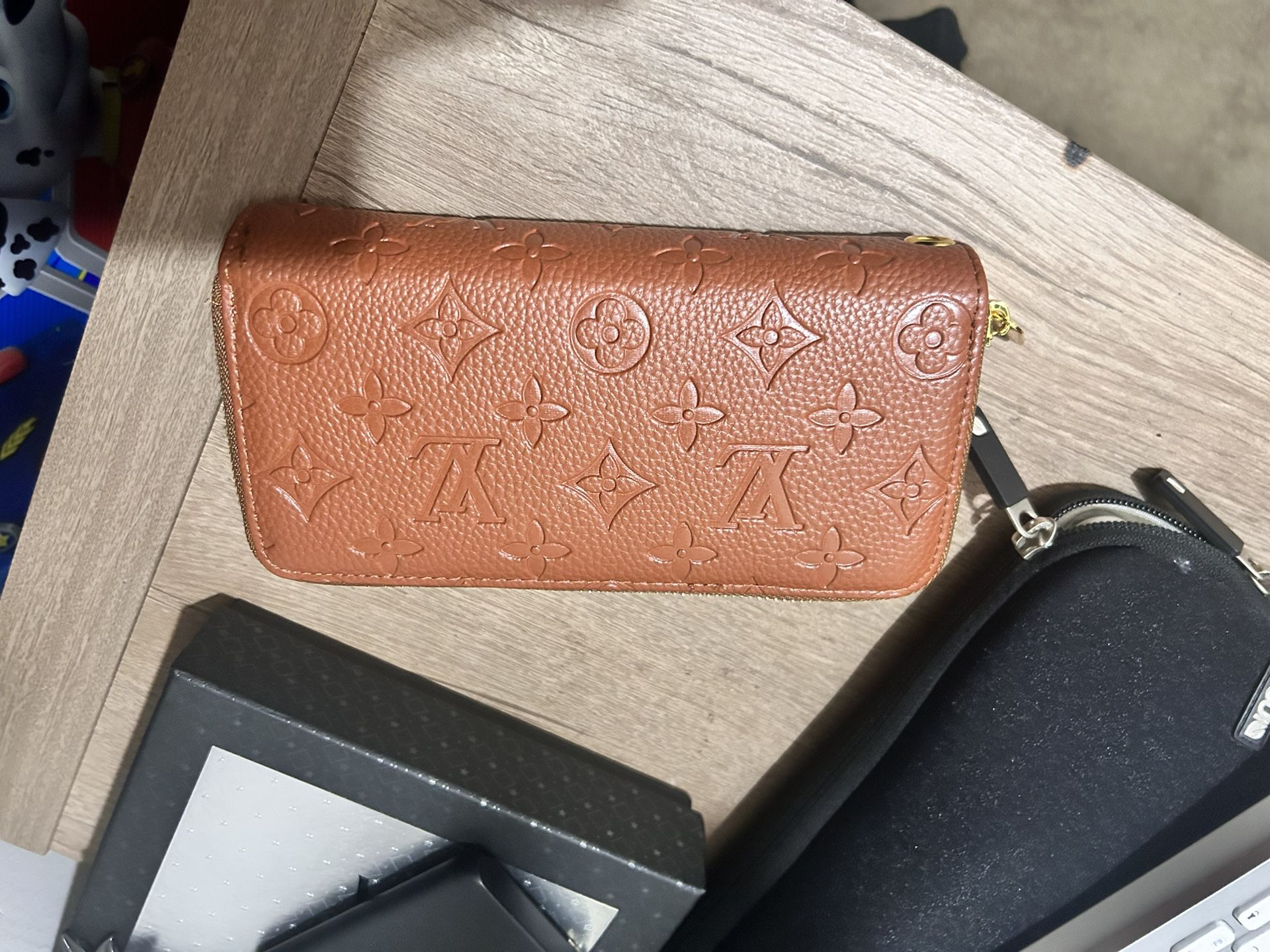lv wallet used