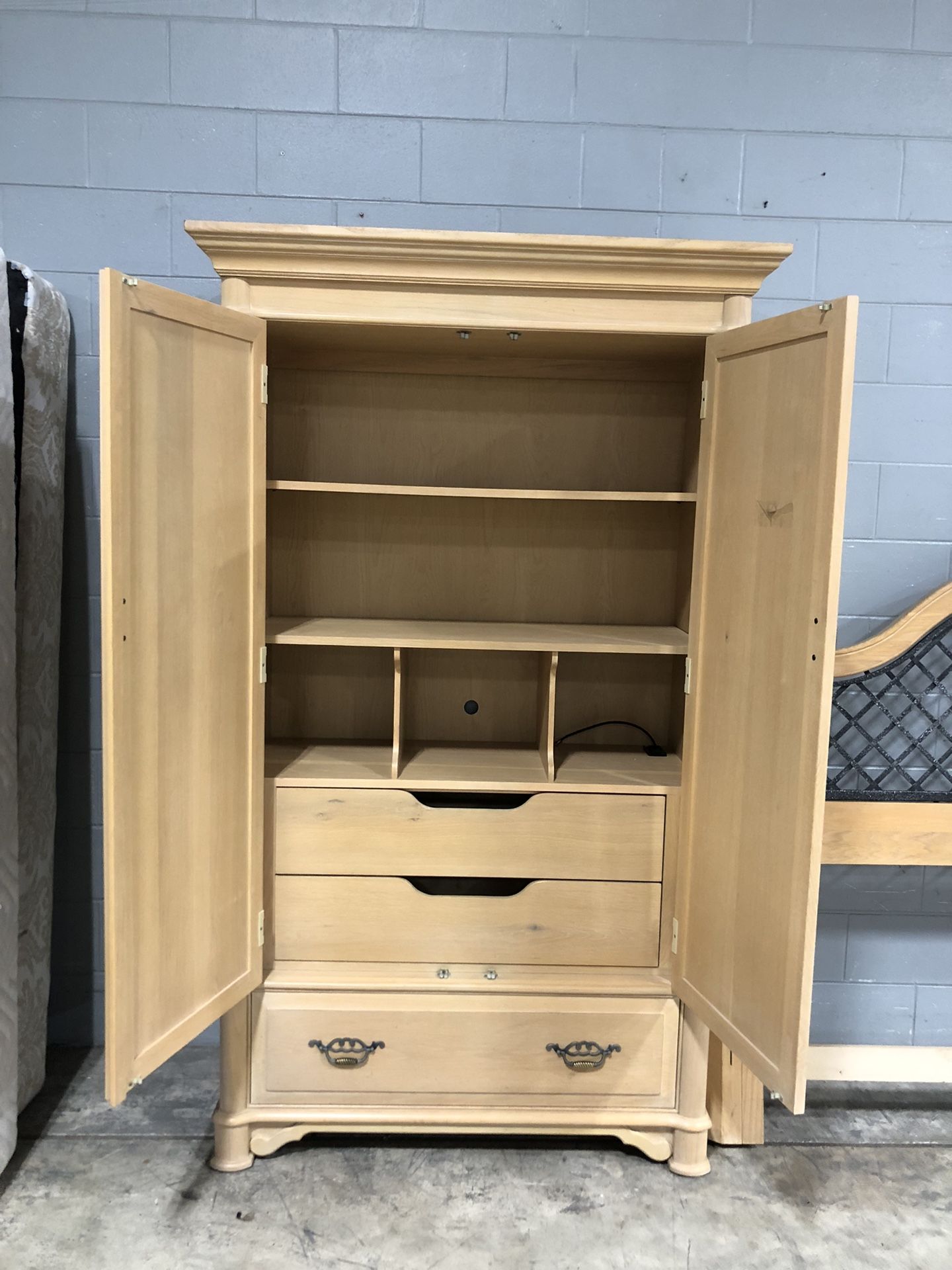 New Thomasville armoire pick up or delivery