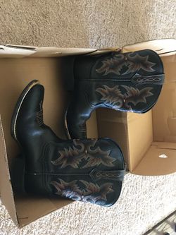 Ariat boots size 3 kids $25 good condition