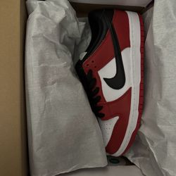 Nike sb dunk low Chicago size 9.5