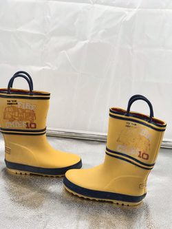 Carters childs fire chief rain boots size 11! See description/photos!