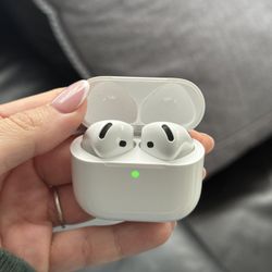 Apple AirPods 4 
