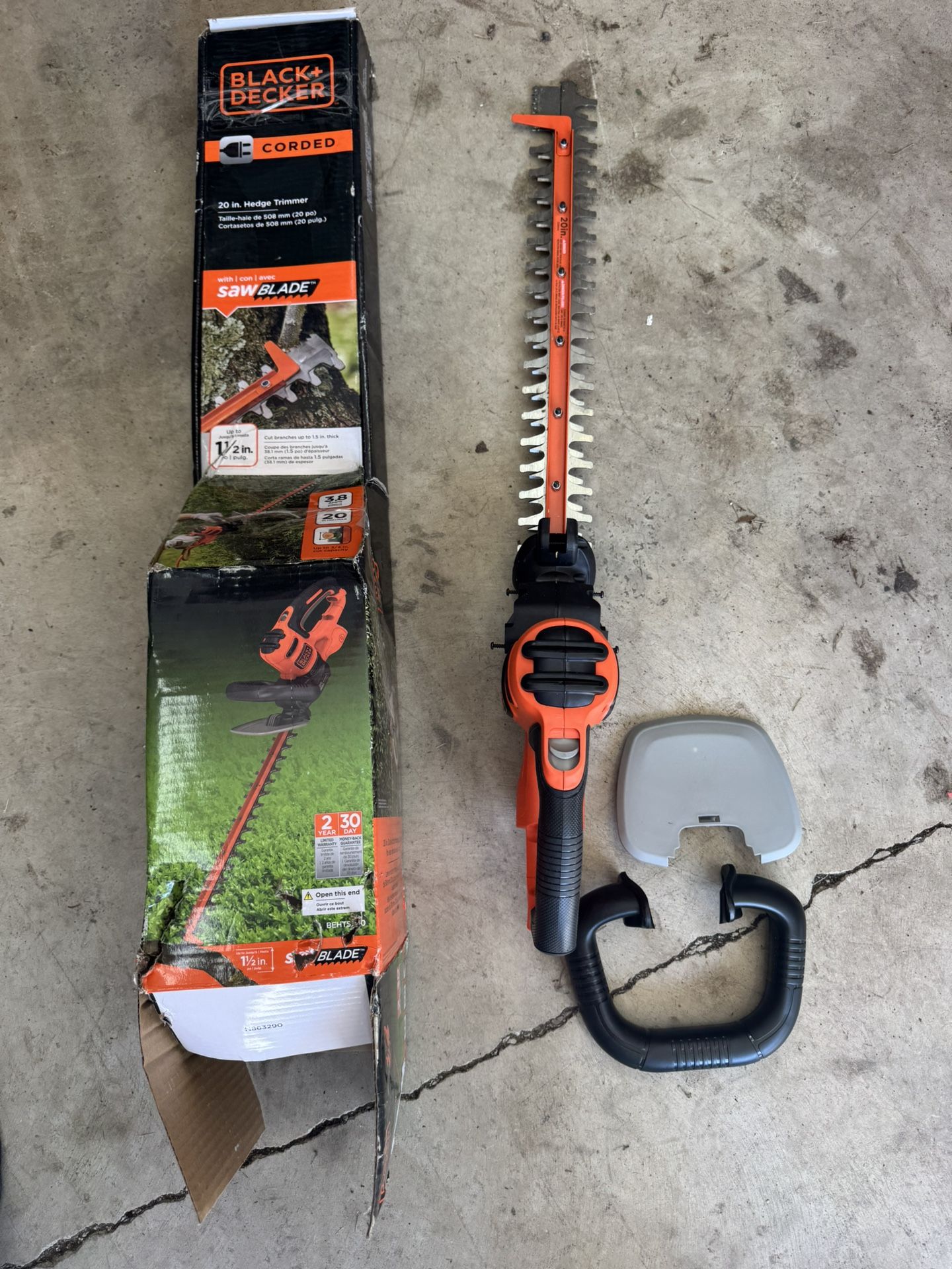 New Black N Decker Corded Hedge Trimmer 20” Cut. Must Pick Up