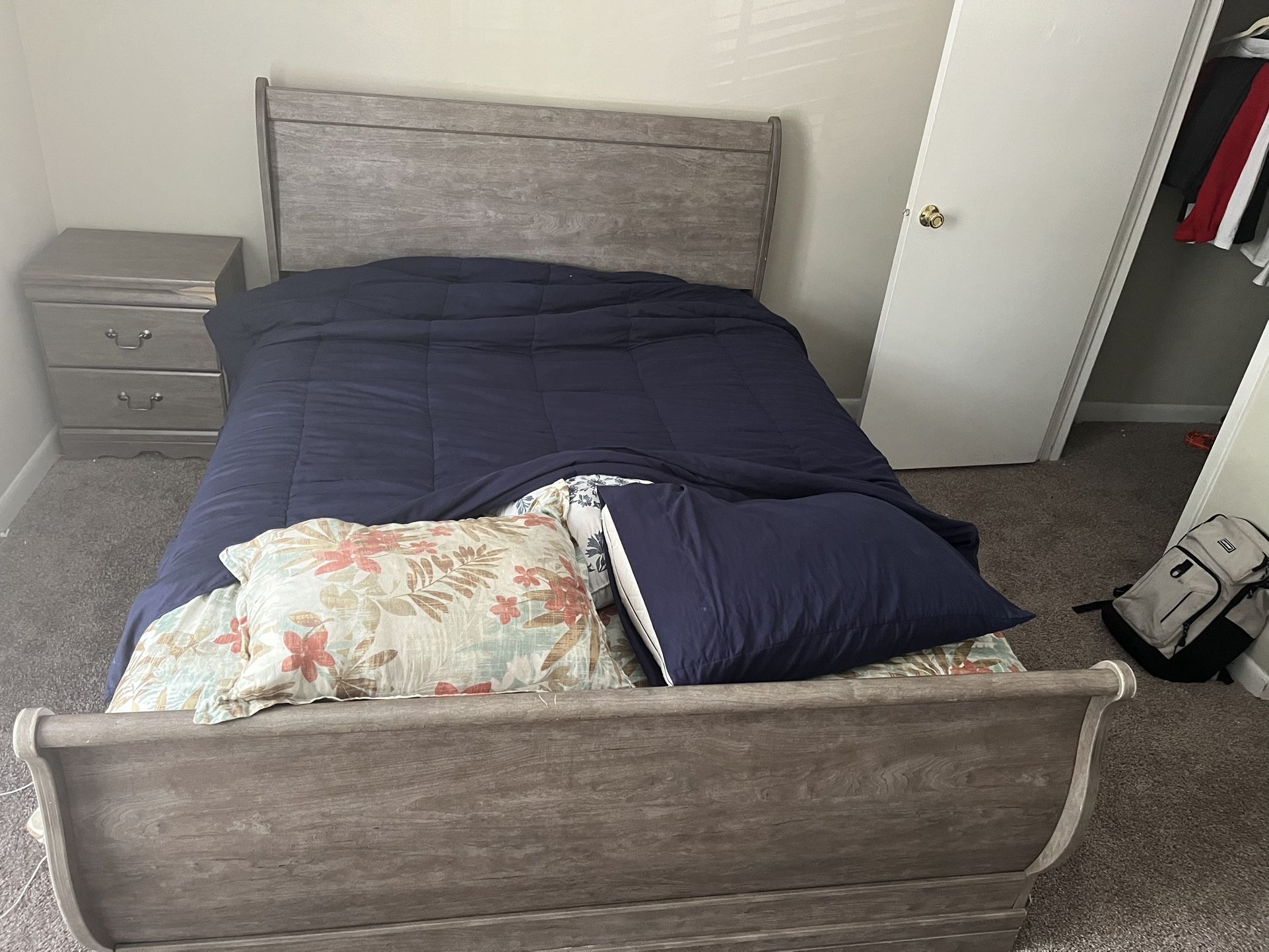 Queen Bed + Nightstand + Dresser with Mirror – Great Condition