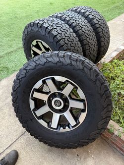 17 inches Toyota Tacoma wheels and tires
