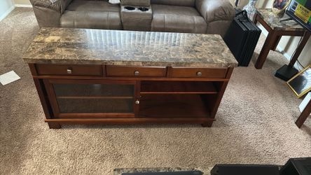 Yamaha Surround Sound System And Cabinet 