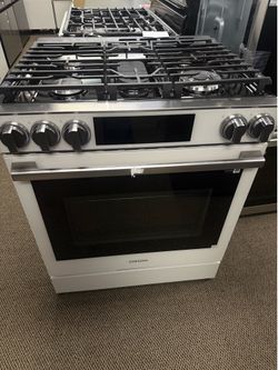 SAMSUNG BESPOKE GAS STOVE ON SALE