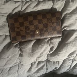 LV Wallet 