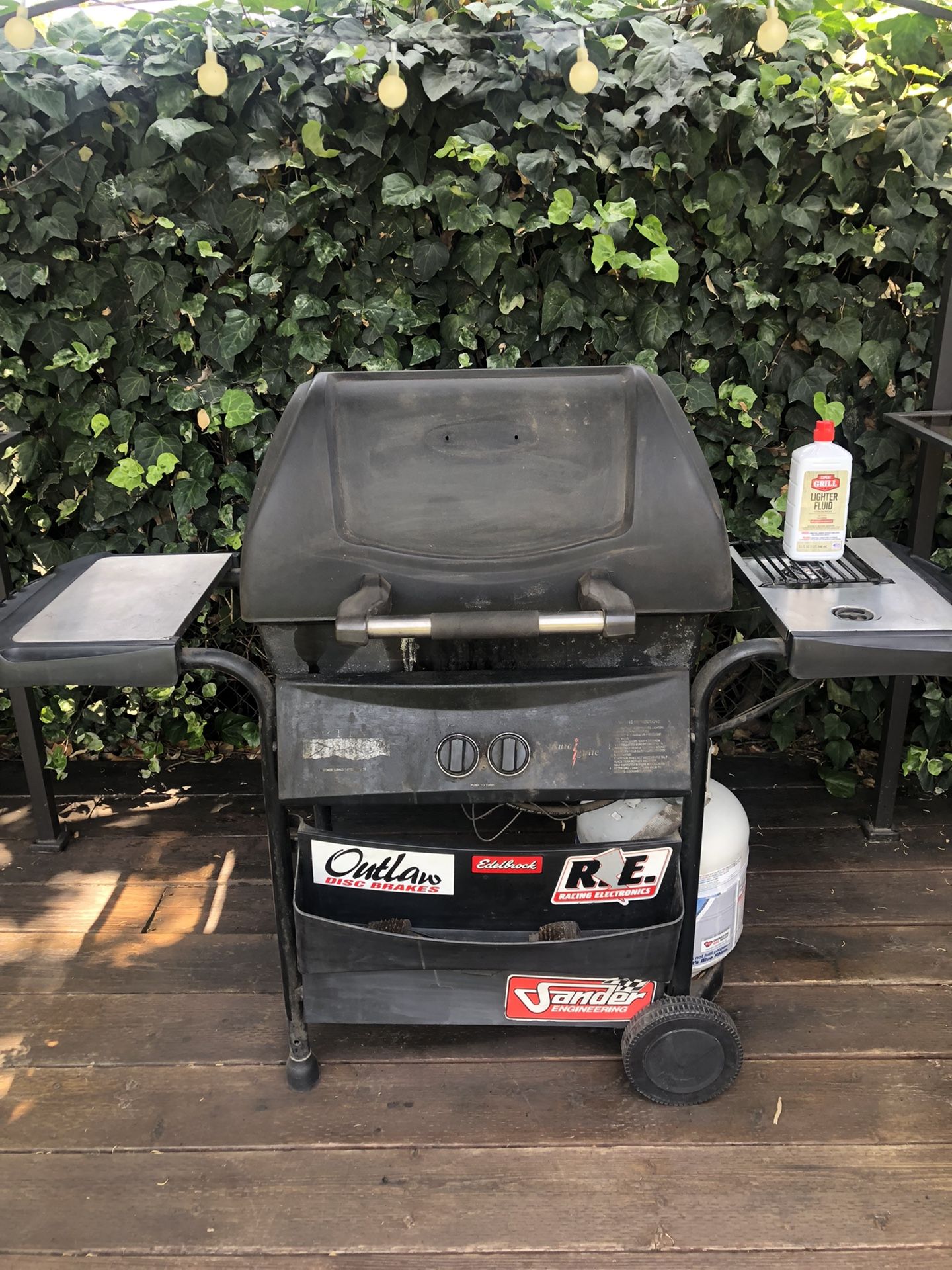 Fiesta Optima BBQ Grill w/Side Burner & Blue Rhino Propane Tank