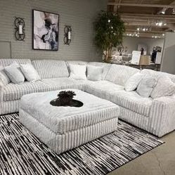 Lindyn Ivory 6-Piece RAF Chaise Sectional