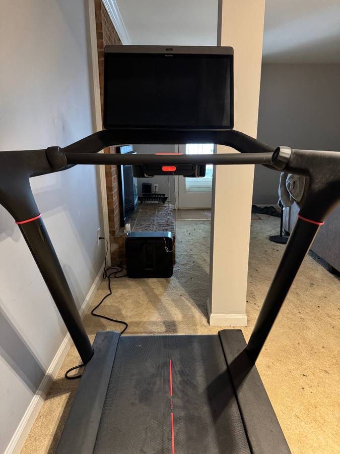 Peloton Tread + 100 uses + Delivery + π₯ Excellent Condition Peloton Bike - Like New!