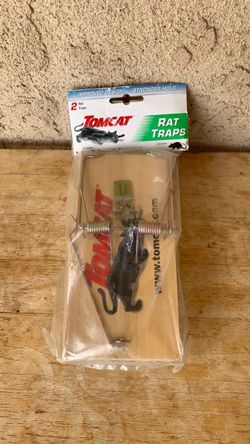 TOMCAT RAT TRAPS 2 IN EACH PACKAGE I HAVE AVAILABLE 2 PACKAGES LARGE SIZE NOT SMALL $3 EACH PACKAGE