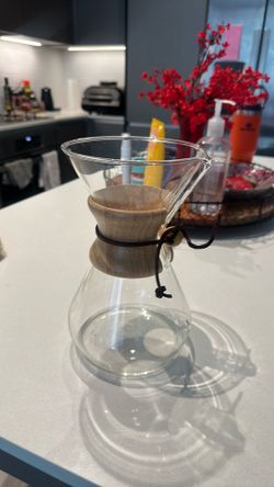 Chemex pour over coffee maker
