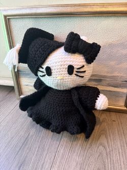 Crochet Hello Kitty Graduation