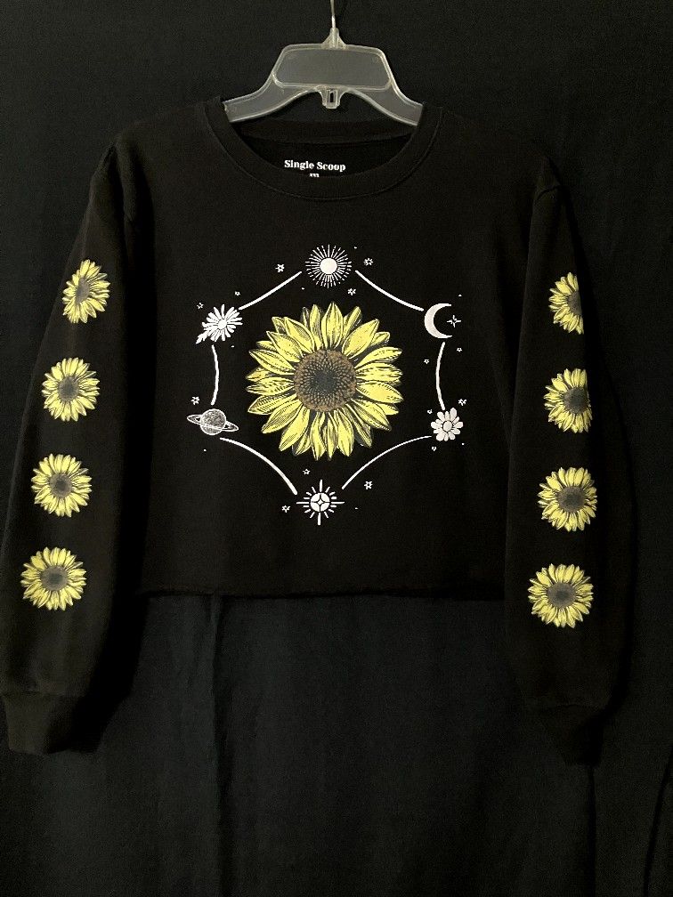 Single Scoop Sunflower Cropped Sweatshirt