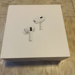 AirPods Pro (2nd generation) with MagSafe Charging Case 