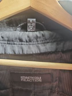Kenneth Cole New York Black Single Breasted Belted Raincoat Jacket Size 46-48 XL
Pre-owned 
Excellent condition 
No rips or stains 
Will need to be dr