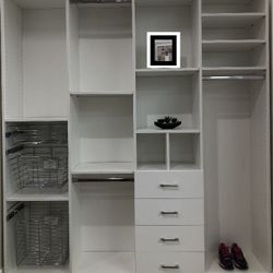 Wall to wall closet