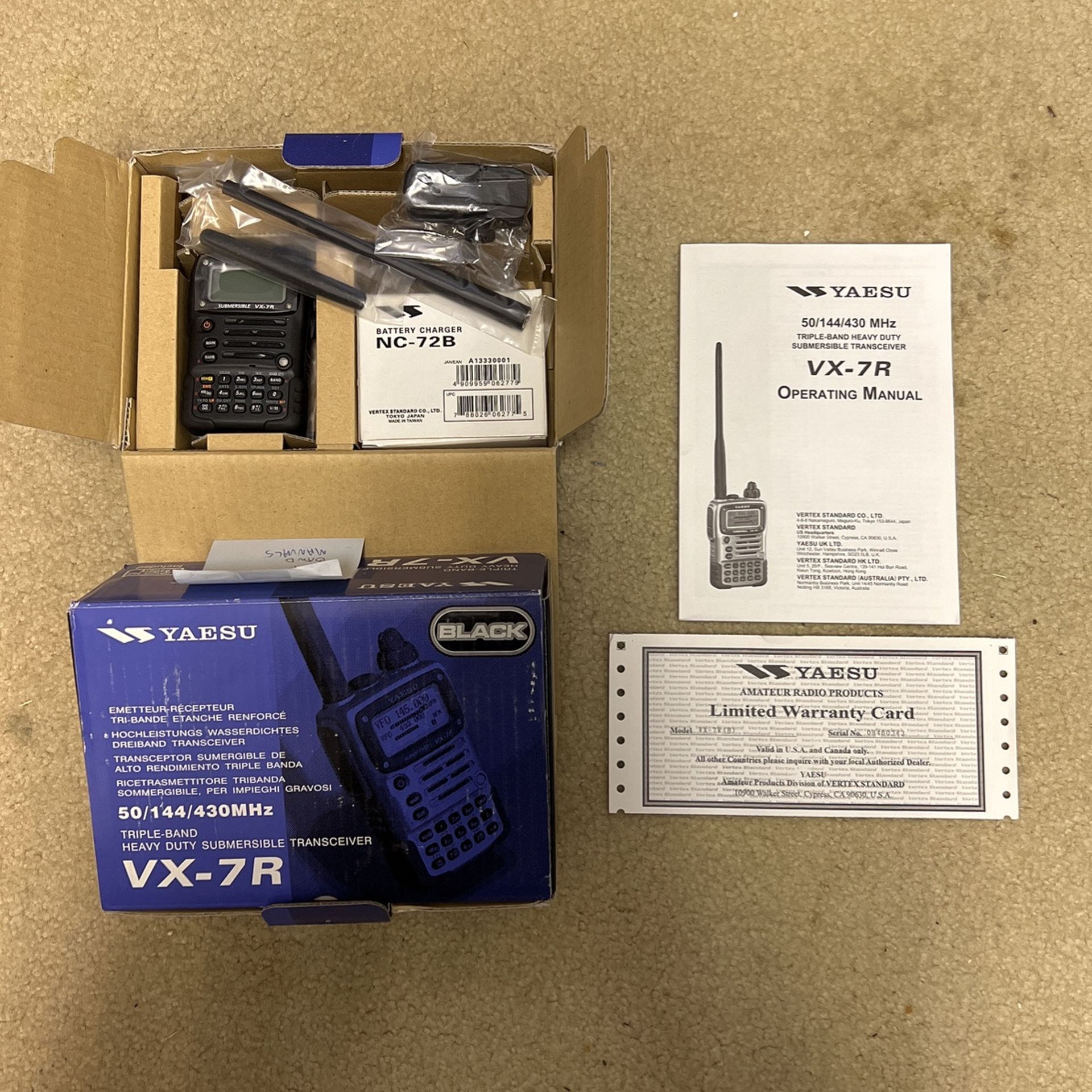 Yaesu VX-7R Radio