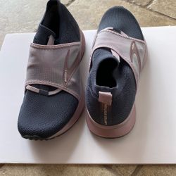 Brooks Levitate Size 6.5