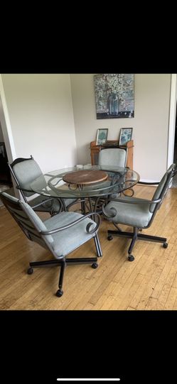 Glass table & 4 chairs