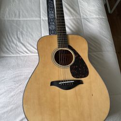 Yamaha guitar FG700S  