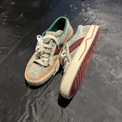 Gucci GG Sneaker Size 7 200$