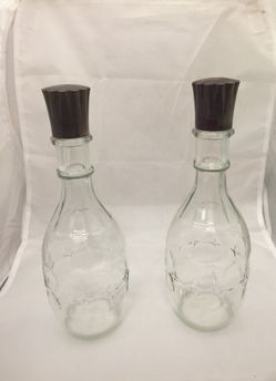 Set of 2 Vintage JOHN MACNAUGHTON CO. Glass Whiskey Decanters
