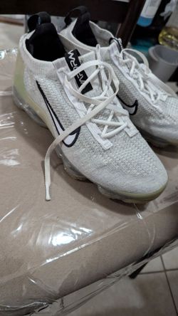 Vapormax women size 8