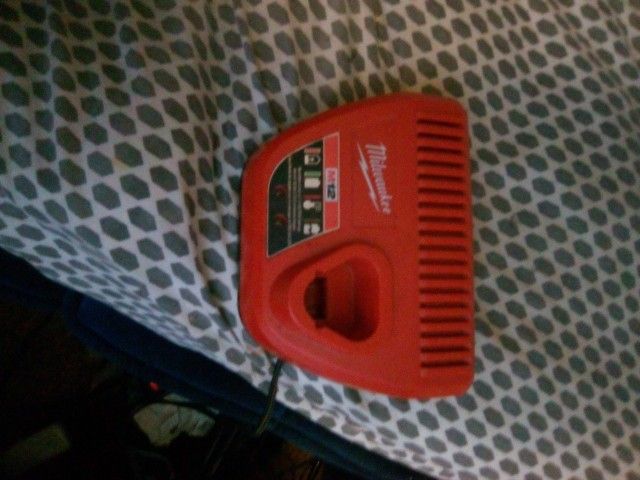 Milwaukee M12 Charger