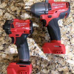 Milwaukee impact drill set