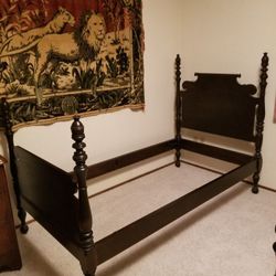 Antique 1920'S Dark Mahogany Tiger Wood Twin Poster Beds