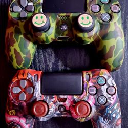 Custom PS4 Controllers
