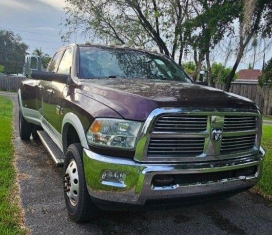 DODGE RAM DIESEL 3,500 LARAMIE 2012.