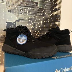 New Columbia Men’s Pineknoll Mid Waterproof Boots Size 10 Black – Trail/Hiking