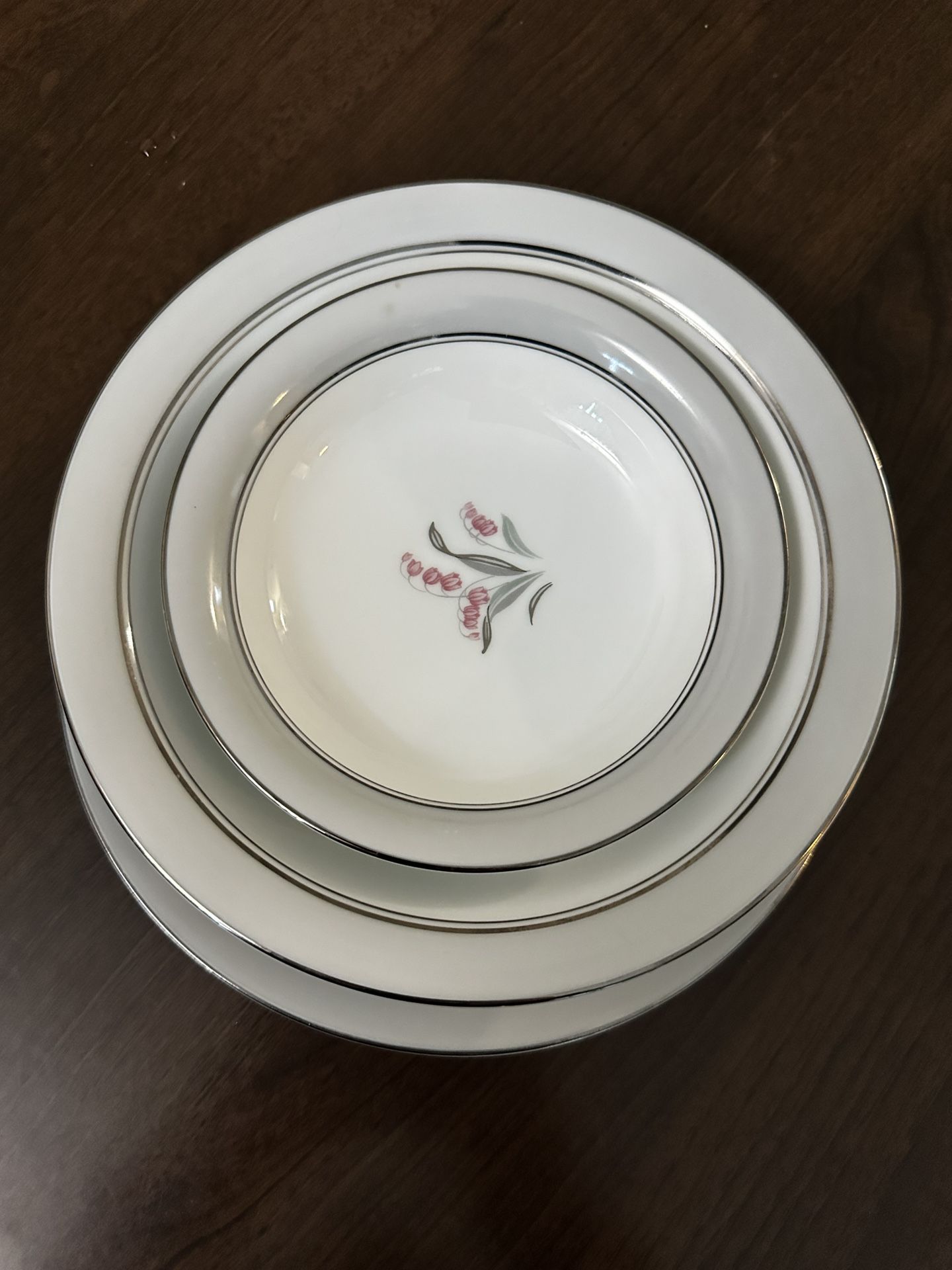 Dinnerware Set