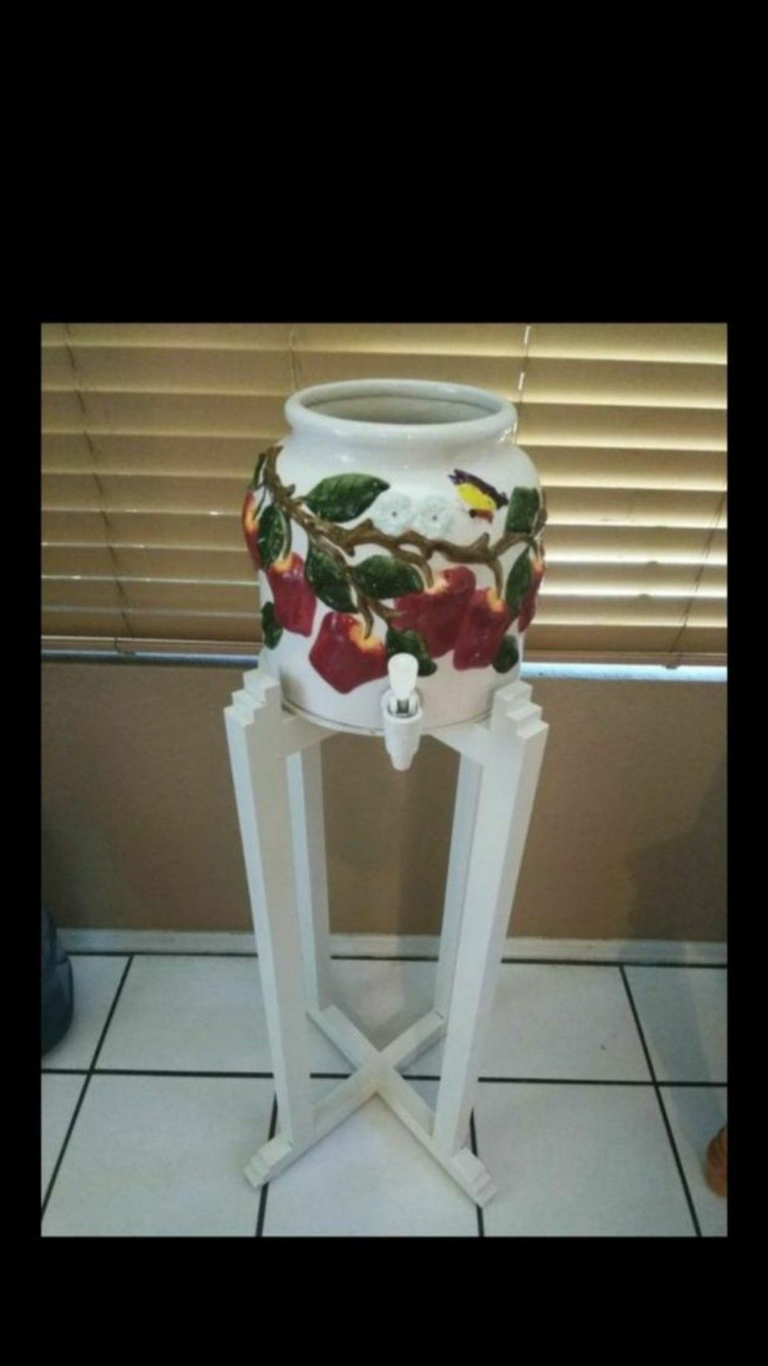 Gorgeous Georgia apple tree Ceramic water pot and stand! A unique find! $50