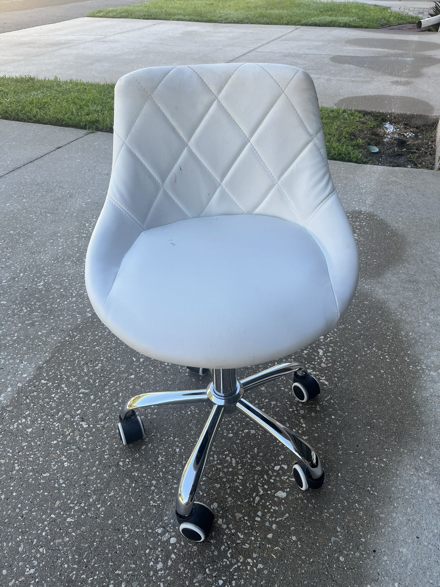 Swivel Makeup Chair