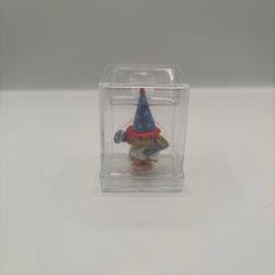 2000 Hallmark Merry Miniature Figurine Happy Hatters Keepsake Collection.