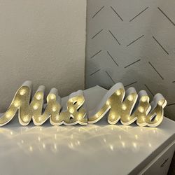 Mr & Mrs Wedding Table Decor