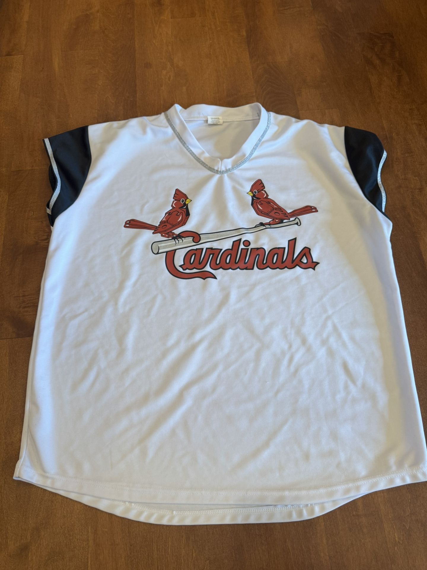 Women’s St. Louis Cardinals jersey size extra large shipping available