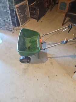 shopping cart icon
Scotts Turf Builder EdgeGuard Mini 60 in. W Push Spreader For Fertilizer/Seed 23 lb