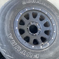 16” Black Beadlock Wheel With Tire