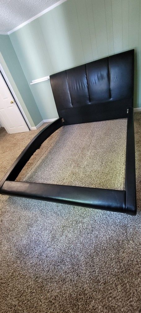Queen Bedframe