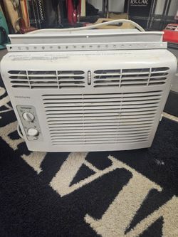 Frigidaire 5,000 BTU Window Air Conditioner – Tested & Working